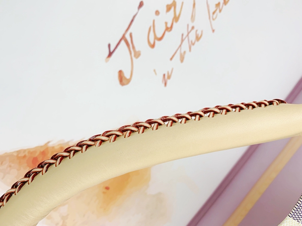 ルイヴィトンバッグ素材ディテール